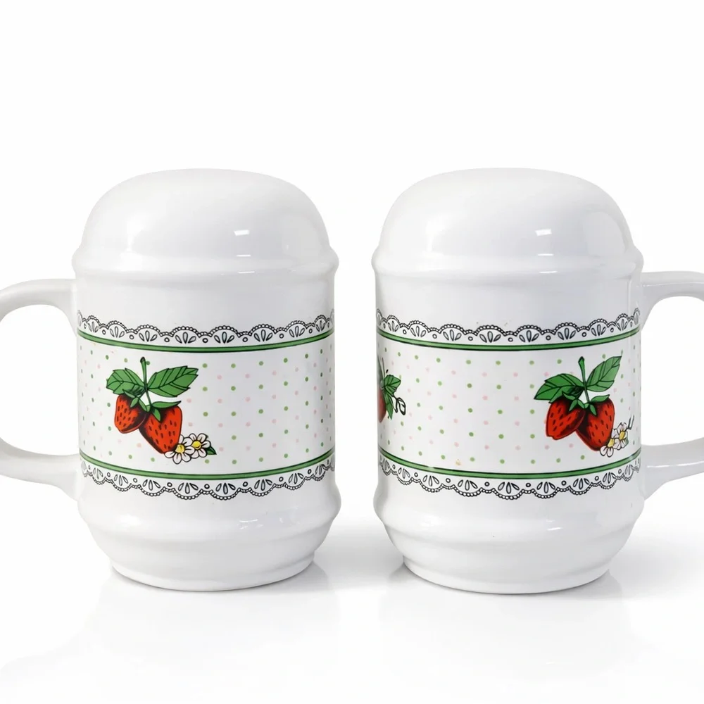 Vintage Strawberry Ceramic Salt & Pepper Shaker Set (Mug Style with Lids)